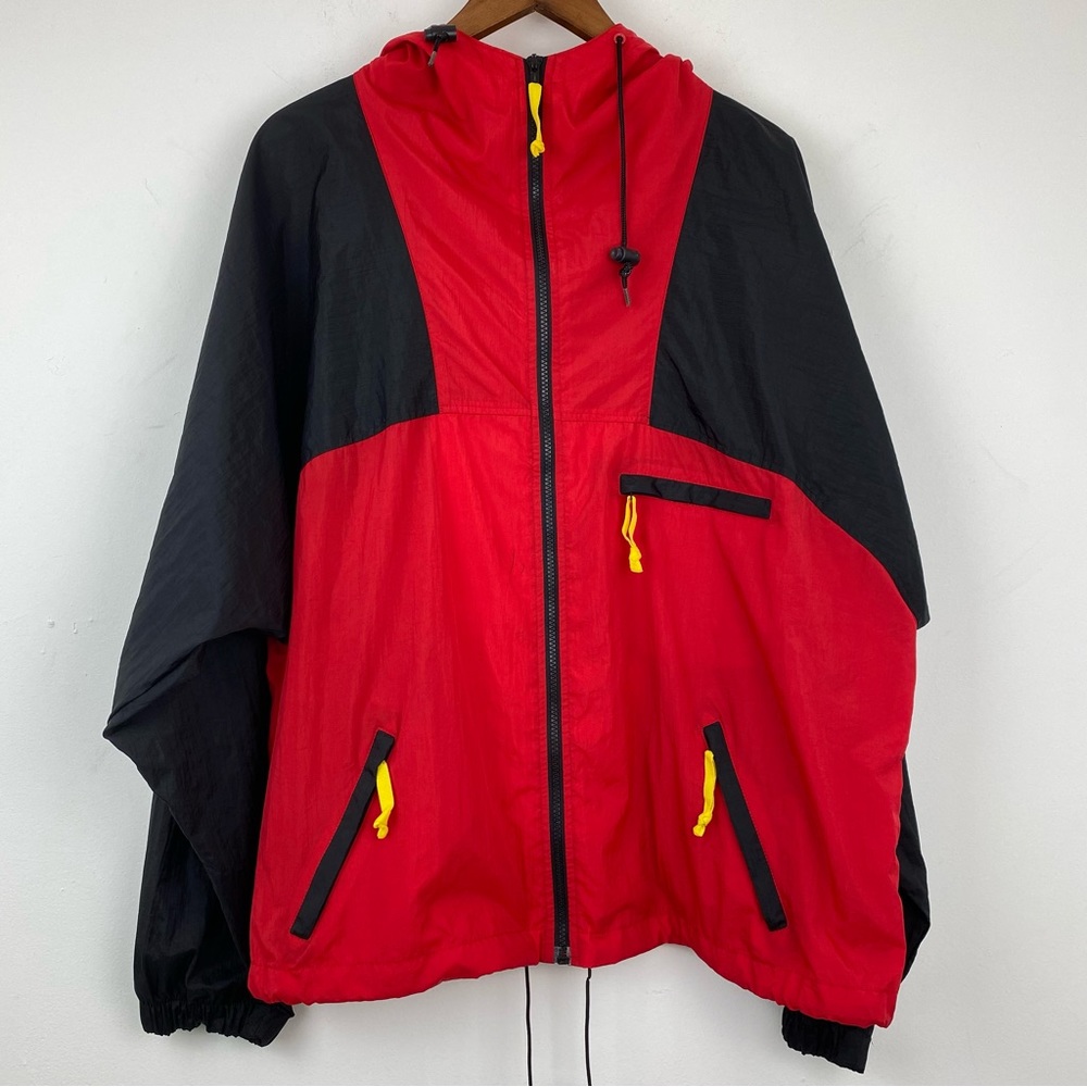 Vintage Marlboro Adventure Team size XL Red Black Hooded Windbreaker Jacket